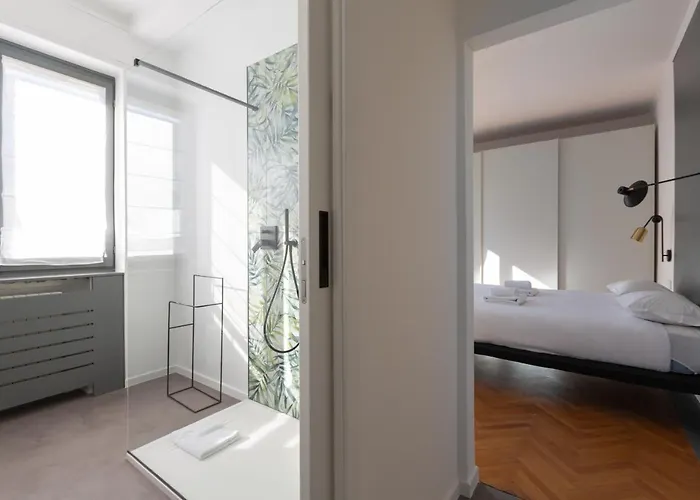 Sant'ambrogio Bright And Stylish Flat Mediolan