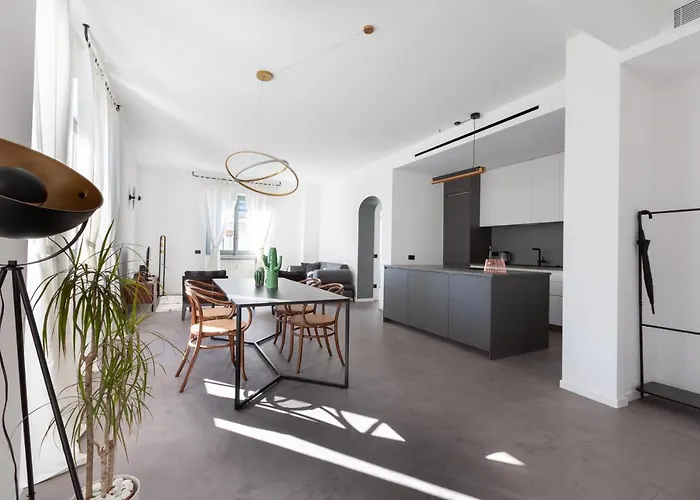 Apartament Sant'ambrogio Bright And Stylish Flat *